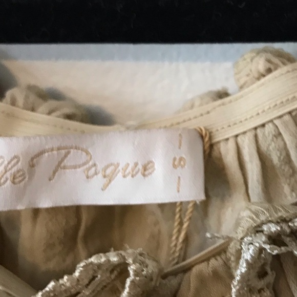 BELLE Pogue tan lace up top with faux leather sleeve cuffs. Size small. - Picture 12 of 12